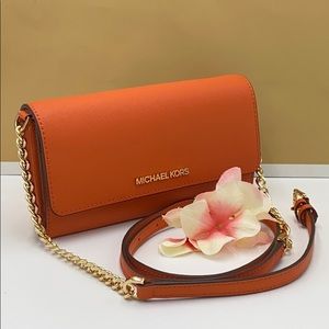 MICHAEL KORS LARGE WALLET ON A CHAIN TANGERINE